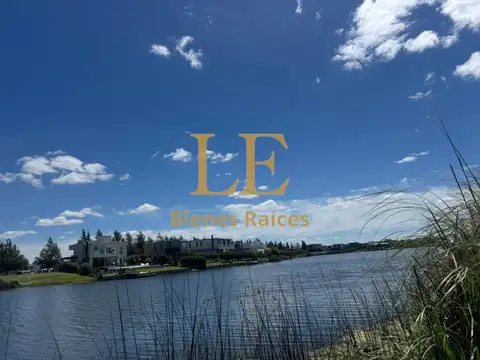 Terreno en Venta de 853,0 m2