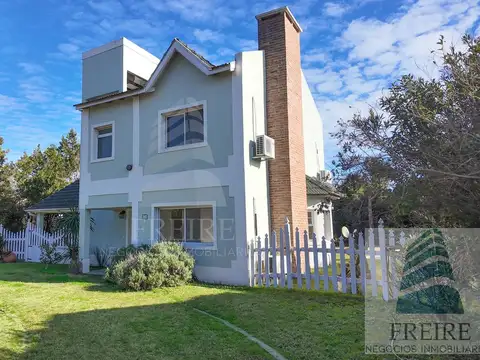 Casa en Venta con 3 cocheras