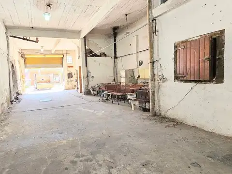 VENTA GALPON EN VILLA MADERO CON CASA ARRIBA