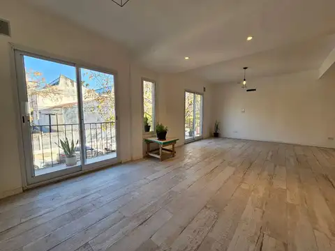 Depto Tipo Casa en Venta de 4 ambientes