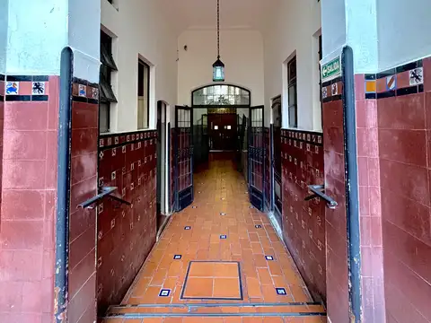 Avenida Rivadavia 1100