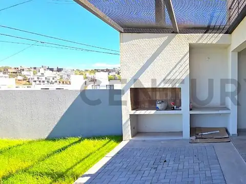 DUPLEX DE 2 DORMITORIOS EN HOUSING EXCLUSIVO