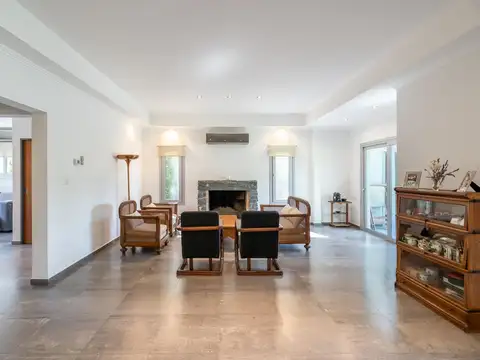 Casa en Venta en Loma Verde, USD 320.000