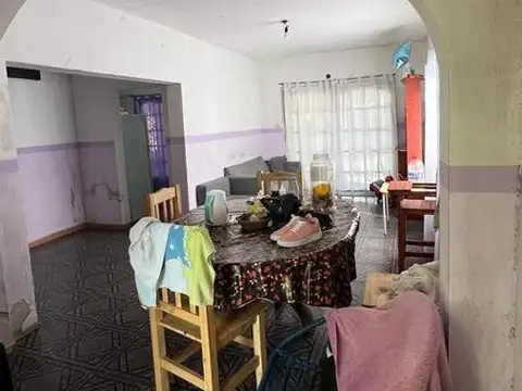 Casa 2 ambientes con 1 baño