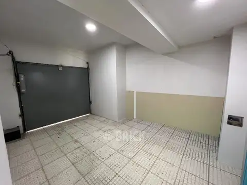 COCHERA FIJA CUBIERTA CON ACCESO INDEPENDIENTE EN BOGOTA AL 1600 - 16 M2