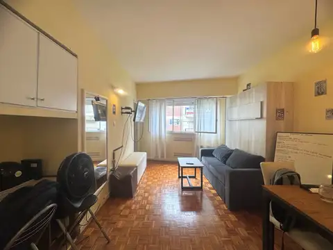 Agüero 2200