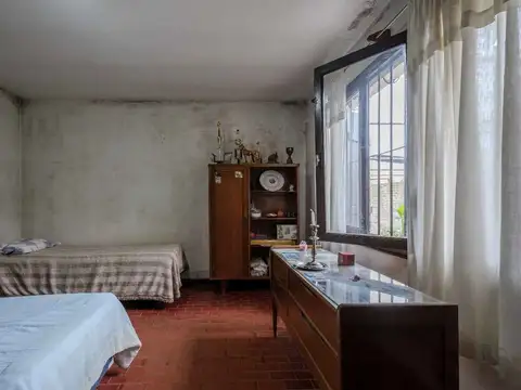 VENTA CASA 3 AMB CON JARDIN FRENTE PARQUE CAMET