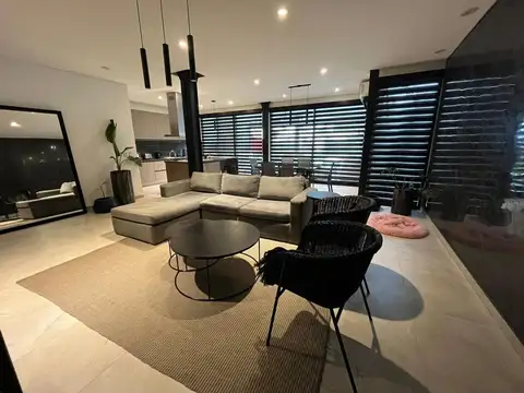 Depto Tipo Casa en Venta de 3 dormitorios