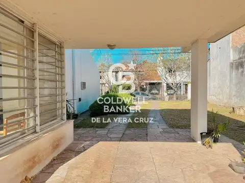 Casa 6 ambientes con 2 baños