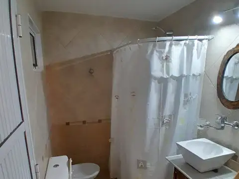 Casa en Alquiler con 1 cochera