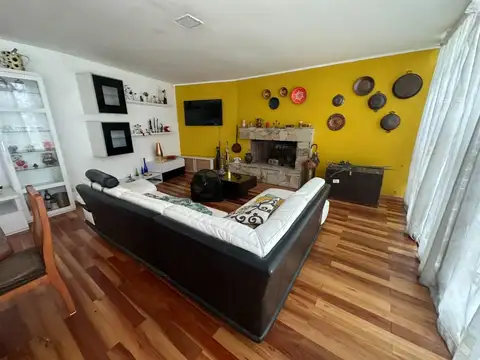 Casa 4 ambientes con 3 baños