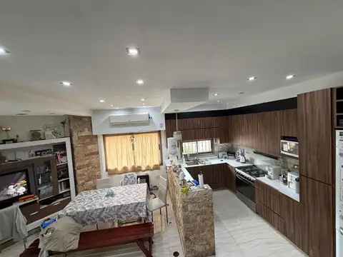 VENTA PH 3 AMB. C/PARRILLA+LOTE 326M2-JOSE C. PAZ