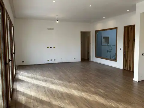 Casa en Venta en Belén de Escobar, USD 450.000