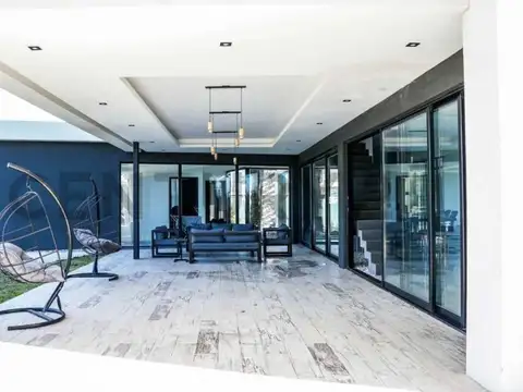 Casa 5 ambientes con 3 baños