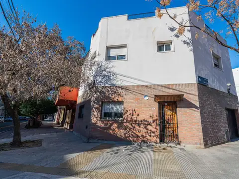 CASA - VENTA - 4 AMBIENTES - COCHERA - BELGRANO R