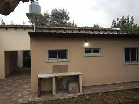 Casa 3 ambientes con 1 baño