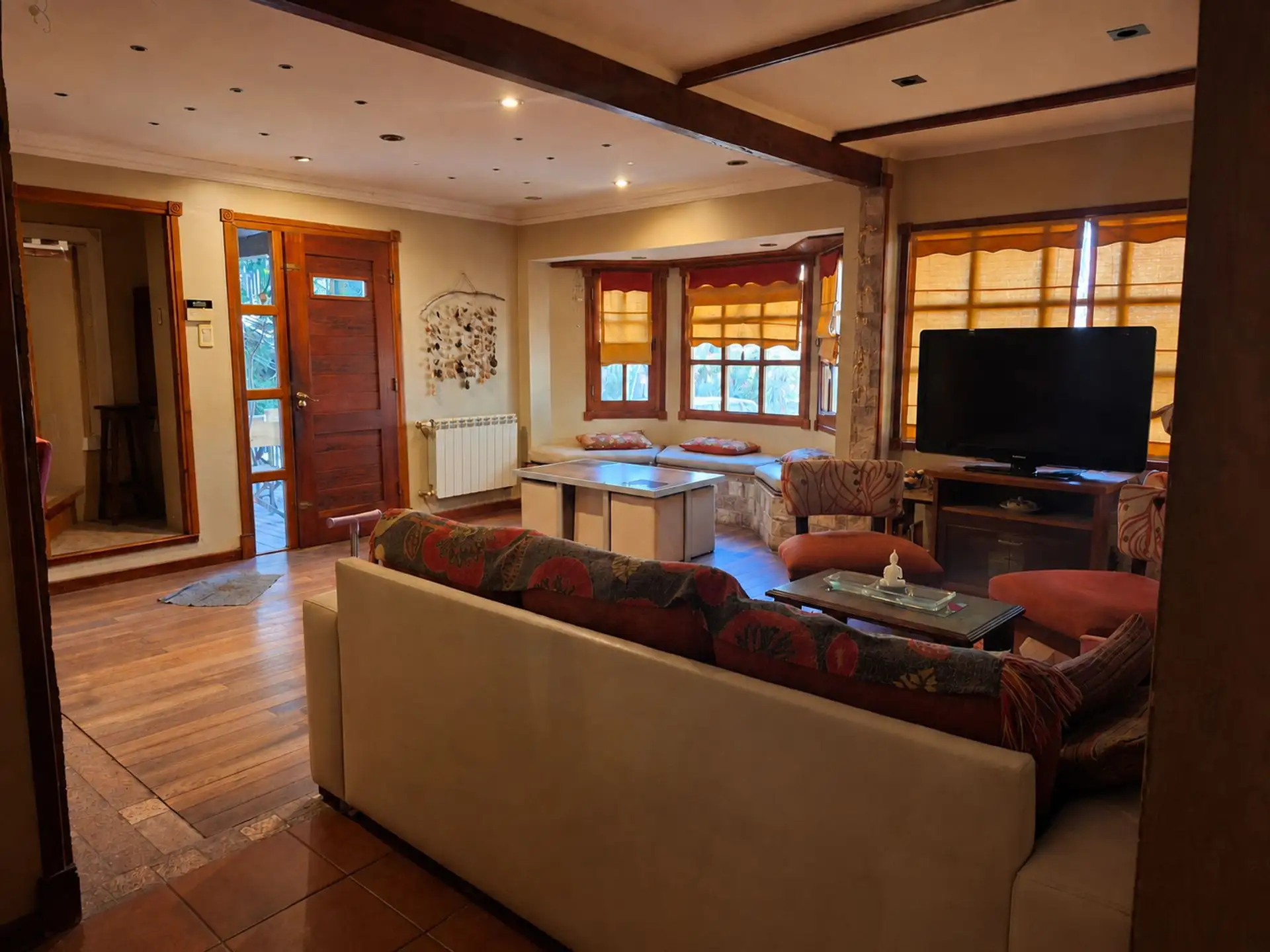 Casa 7 amb. Venta Bosque Peralta Ramos con jardín