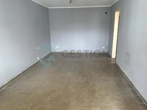 Casa 5 ambientes con 1 baño