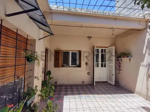 Camilo Cavour 4100, Piso 0