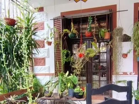 Depto Tipo Casa en Venta 50 años