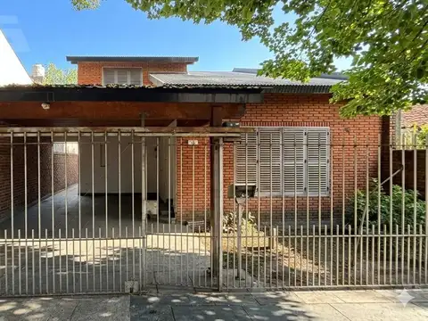 CASA | 5 AMBIENTES | GRAN TERRENO | APTO CRÉDITO | JARDÍN | ITUZAINGÓ NORTE