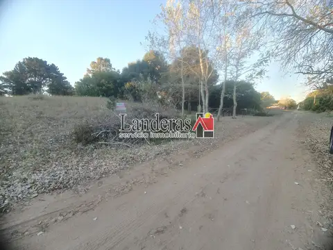 Hermoso Lote en altura - Una Cuadra de Av. Roldán