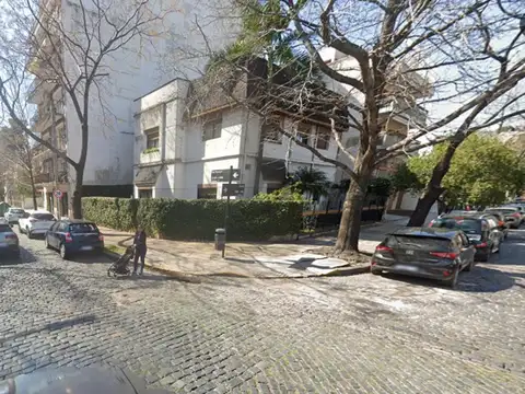 Casa 10 ambientes con 2 baños