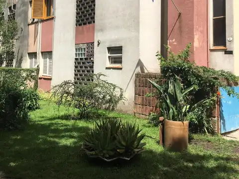 Estado de Israel 2 e/ Santa Cruz y Rio Negro