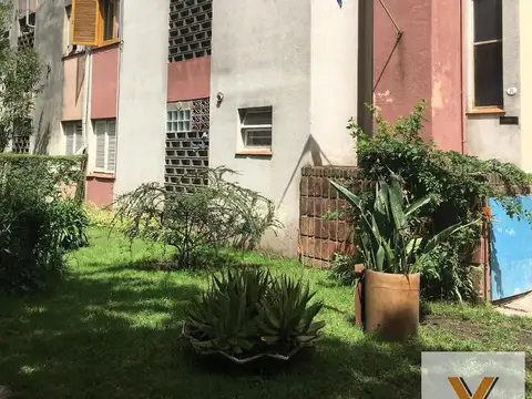 Estado de Israel 2 e/ Santa Cruz y Rio Negro