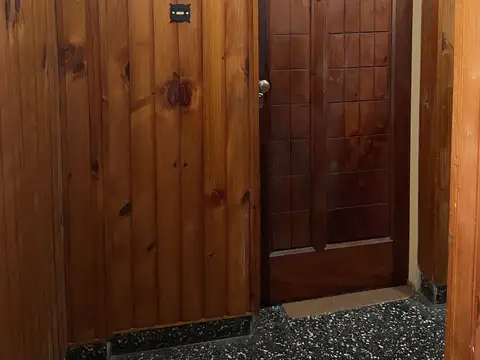 VILLA BALLESTER CENTRO: DEPARTAMENTO DE 2 AMBIENTES A REFACCIONAR. CONSULTE