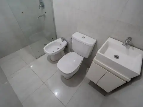 VENTA. DEPTO. 2 AMBIENTES. BALCÓN. A ESTRENAR. QUILMES