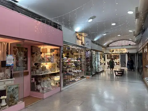 Local en Venta 75 años