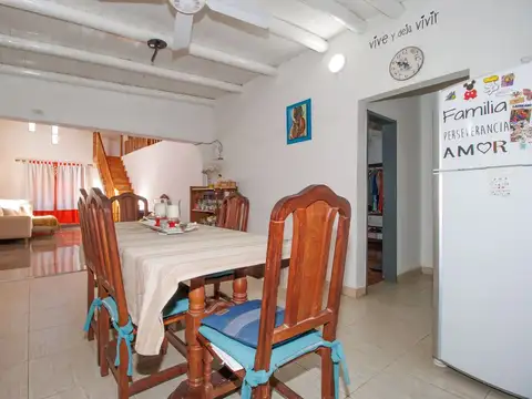 Casa 3 ambientes con 2 baños