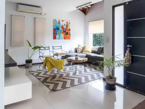 Casa 6 ambientes con 1 baño