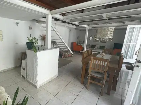 Depto Tipo Casa en Alquiler de 3 ambientes