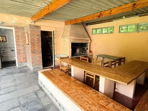 Casa en Venta con 5 cocheras