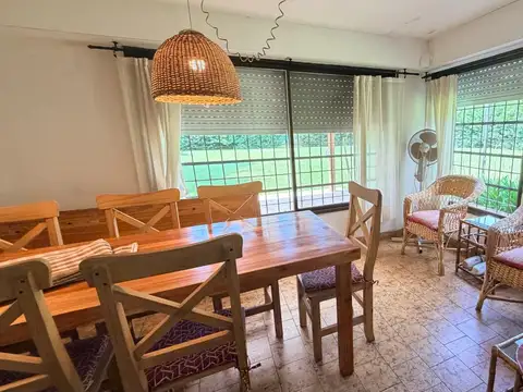 Casa 4 ambientes con 1 baño