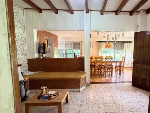 Casa 4 ambientes con 1 baño
