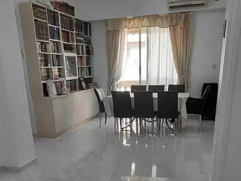 Av Pueyrredon 900- Balvanera- Exc 4 ambientes  Edif Antiguo