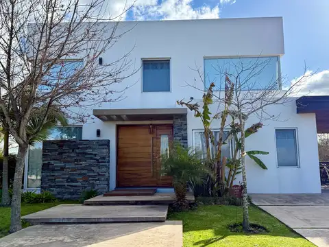 Casa en Alquiler de 4 dormitorios