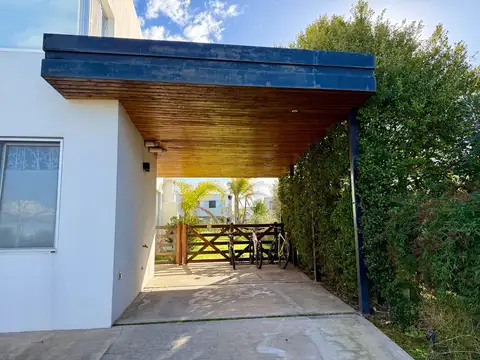 Casa en Alquiler en Villanueva, USD 2.700