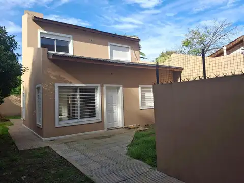 Depto Tipo Casa en Venta con 3 cocheras