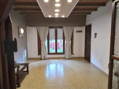 La Rioja e/ J. Hernández y San Bernardo