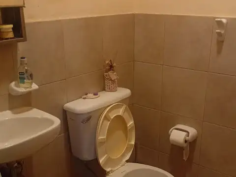 Casa 2 ambientes con 1 baño