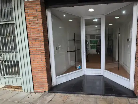 Amplio Local en Ituzaingó Norte en Alquiler