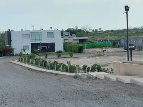 VENTA CASA MINIMALISTA EN BARRIO PRIVADO RIVADAVIA