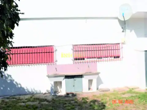 F De Las Carreras 1400