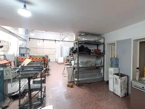 Depósito en Flores en venta