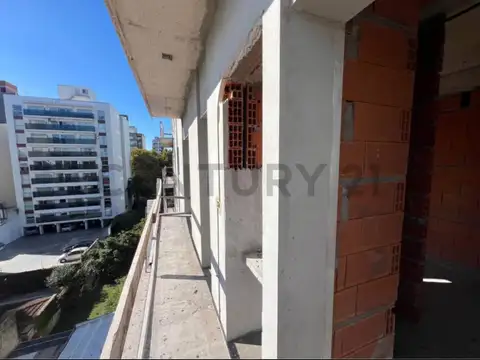 Venta de departamento de 2 ambientes en pozo, La Perla, Mar del Plata.
