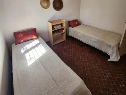 Casa de 2 dormis con pileta - Roldán